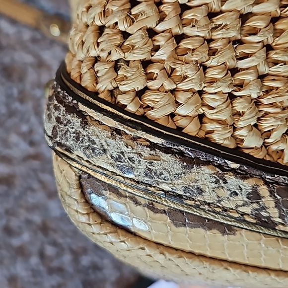 Coach Hampton raffia/straw snakeskin embossed purse - Picture 11 of 14